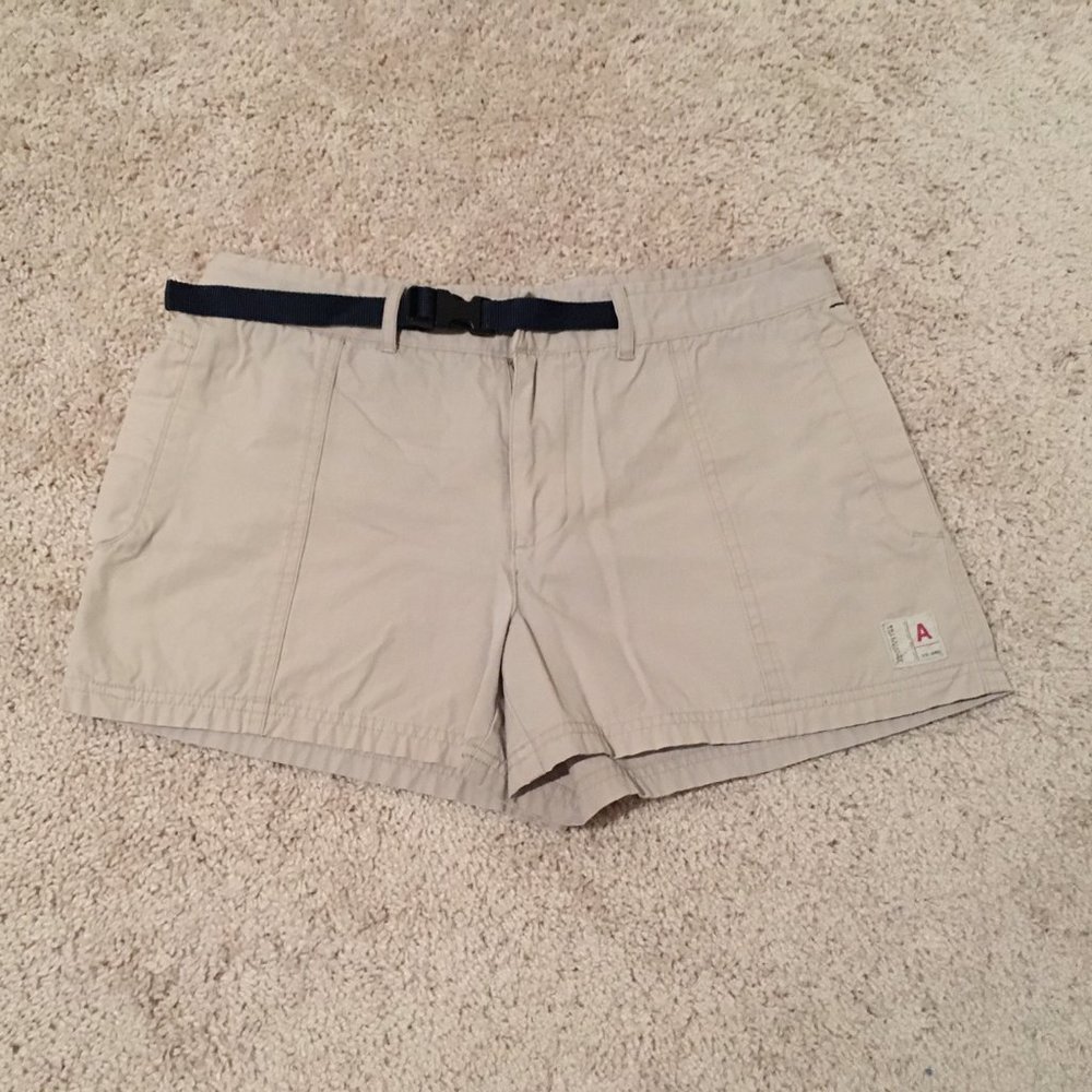American Eagle Shorts with Belt (Size: 8)